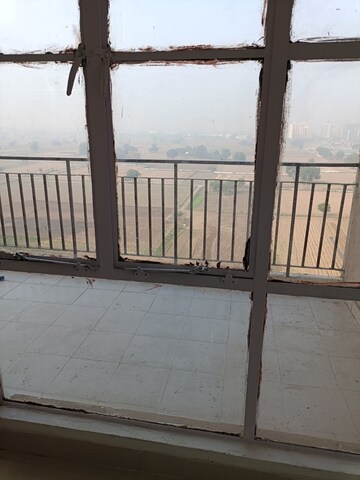 Room in 1 RK Apartment at Signature Global Synera, Sector 81 – for Sale
