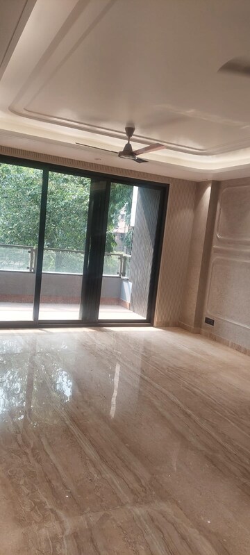 Room in 3 BHK Builder Floor at Lajpat Nagar ii – for Sale