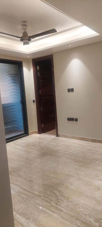 Room in 3 BHK Builder Floor at Lajpat Nagar ii – for Sale