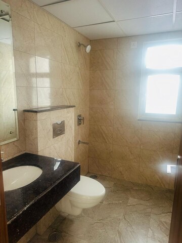 Master Bedroom in 3.5 BHK Apartment at Experion Capital, Gomti Nagar – for Sale