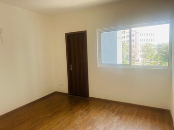 Room in 3.5 BHK Apartment at Experion Capital, Gomti Nagar – for Sale