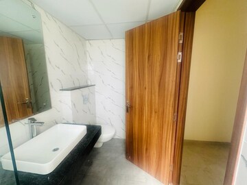 Bedroom in 3.5 BHK Apartment at Experion Capital, Gomti Nagar – for Sale