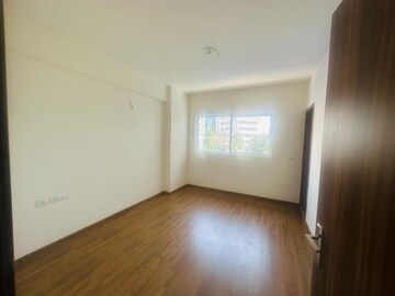 Room in 3.5 BHK Apartment at Experion Capital, Gomti Nagar – for Sale