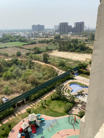 3 BHK Builder Floor – Garden View at BPTP Discovery Park, Sector 80 - for Sale