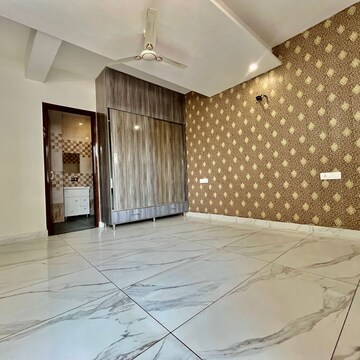 Room in 4 BHK Independent House at Ambala Highway – for Sale
