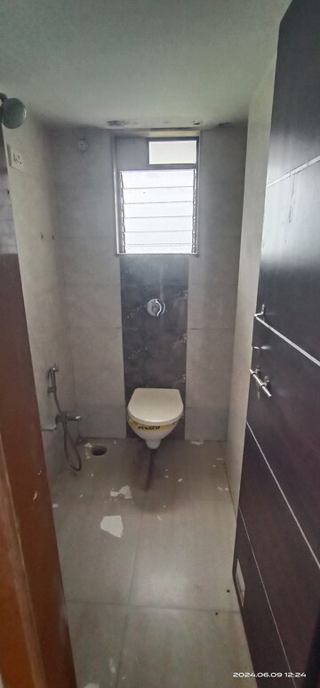 Bathroom in 1 BHK Apartment at Kings Heights 1, Nahur East – for Sale