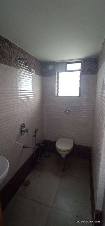 Bathroom in 1 BHK Apartment at Kings Heights 1, Nahur East – for Sale
