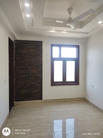Room in 3 BHK Builder Floor at Mehrauli – for Sale