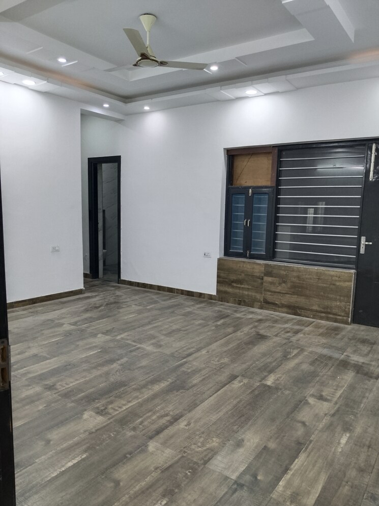 Room, green fields colony 4 Bedroom 4000 Sq.Ft. Builder Floor In Green Fields Colony Faridabad 7097198