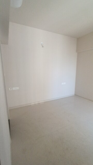 Room in 3 BHK Apartment at Tata Serein, Pokhran Road No 2 – for Sale