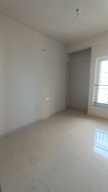 Room in 3 BHK Apartment at Tata Serein, Pokhran Road No 2 – for Sale