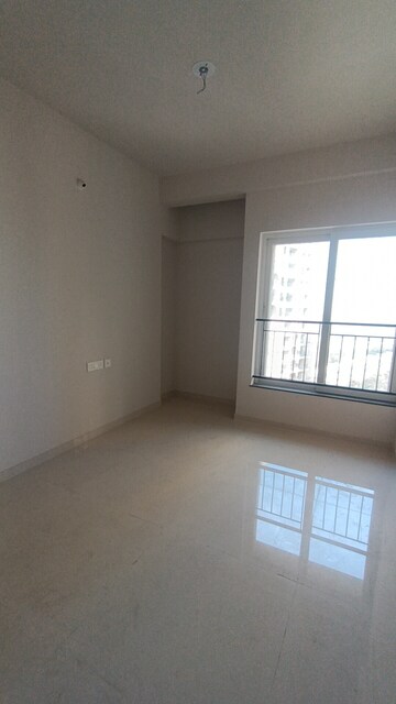 Room in 3 BHK Apartment at Tata Serein, Pokhran Road No 2 – for Sale