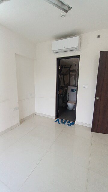 Room in 3 BHK Apartment at Lodha Luxuria, Majiwada – for Sale
