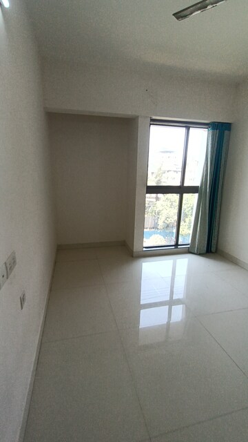 Room in 3 BHK Apartment at Lodha Luxuria, Majiwada – for Sale