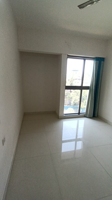 Room in 3 BHK Apartment at Lodha Luxuria, Majiwada – for Sale