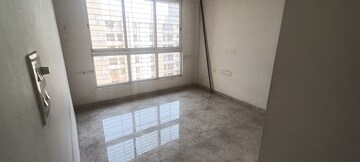 Room in 2 BHK Apartment at Lodha Amara, Kolshet Road – for Sale