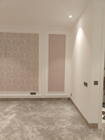Room in 4 BHK Builder Floor at Vasant Vihar – for Sale