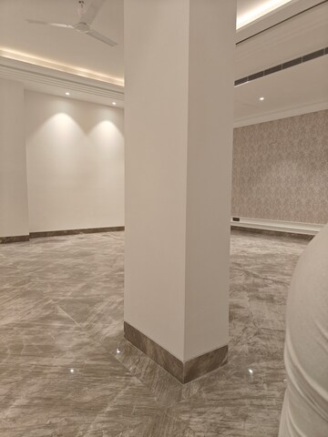Room in 4 BHK Builder Floor at Vasant Vihar – for Sale