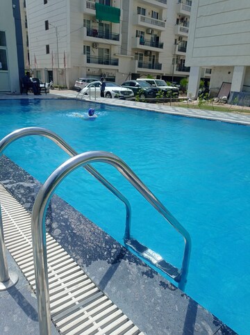 Swimming Pool in 3 BHK Apartment at Ghazipur – for Sale