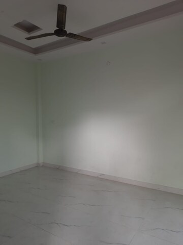 Room in 2 BHK Independent House at Deva Road – for Sale