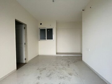 Room in 2.5 BHK Apartment at Vijay Orovia, Ghodbunder Road – for Sale