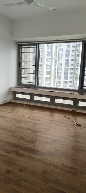 Room in 2.5 BHK Apartment at Imperial Heights Goregaon West, Goregaon West – for Rent