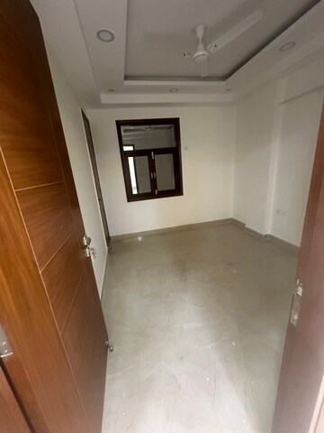 Room in 3 BHK Builder Floor at South Delhi – for Sale