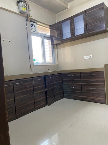 Room in 3 BHK Apartment at Dosti Group Imperia, Manpada – for Sale