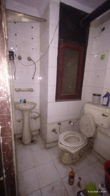 Master Bedroom in 2 BHK Builder Floor at Uttam Nagar – for Sale