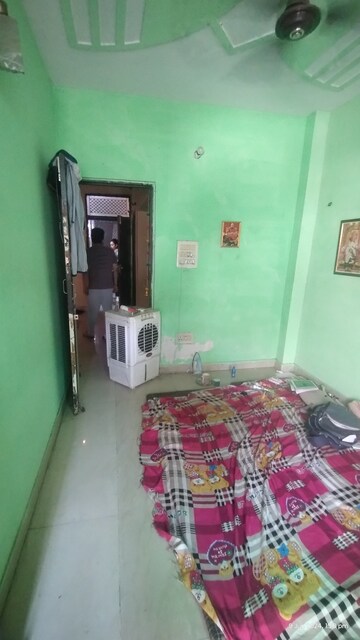 Furnished Amenities in 2 BHK Builder Floor at Uttam Nagar – for Sale