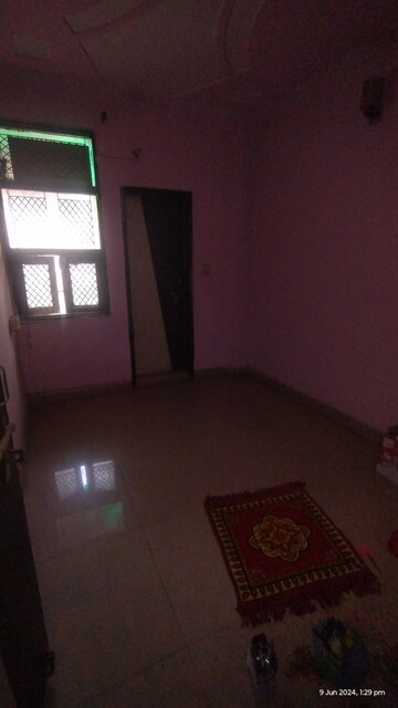 Furnished Amenities in 2 BHK Builder Floor at Uttam Nagar – for Sale