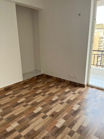 Room in 2.5 BHK Apartment at Paras Tierea, Sector 137 – for Sale
