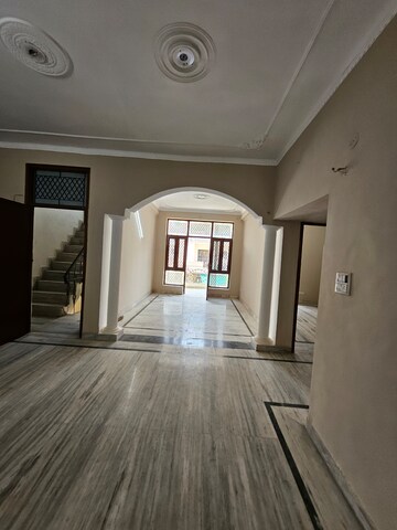 Bathroom in 3 BHK Builder Floor at Richlook Platinum Floors, Sector 42 – for Sale