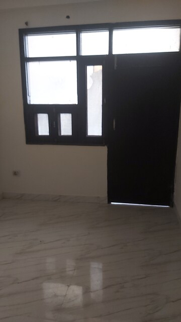 Room in 1.5 BHK Builder Floor at Patparganj – for Sale