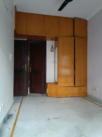 Room in 3.5 BHK Builder Floor at Uppal Southend, Sector 49 – for Sale