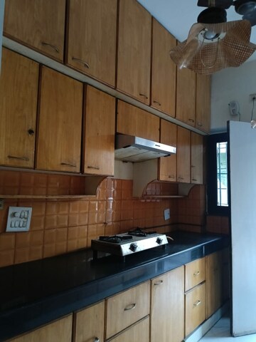 Kitchen in 3.5 BHK Builder Floor at Uppal Southend, Sector 49 – for Sale