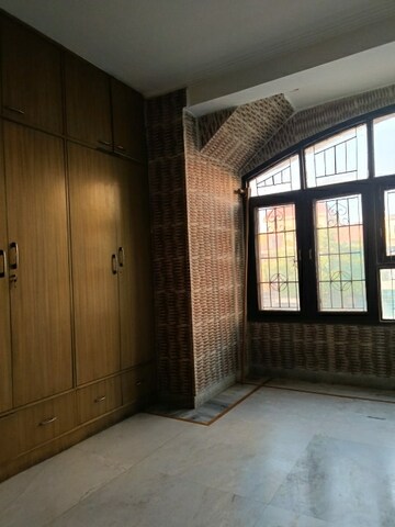 Room in 3.5 BHK Builder Floor at Uppal Southend, Sector 49 – for Sale
