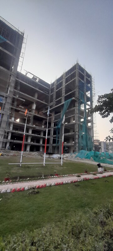  Shop For Sale in Delta I Greater Noida