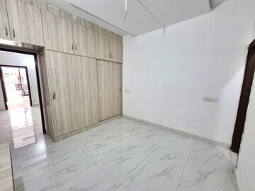 Room in 3 BHK Apartment at Vip Road – for Sale