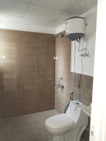 Bathroom in 2 BHK Apartment at Suncity Avenue 76, Sector 76 – for Sale