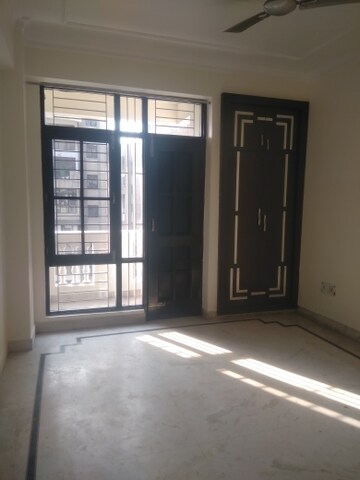 Room in 2 BHK Apartment at Sector 7 Dwarka – for Sale
