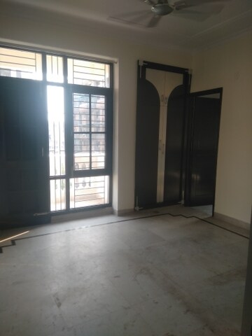 Room in 2 BHK Apartment at Sector 7 Dwarka – for Sale