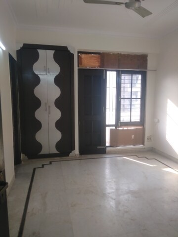 Room in 2 BHK Apartment at Sector 7 Dwarka – for Sale