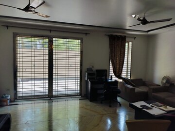 Living Room in 6+ BHK Independent House at Sector 61 – for Sale