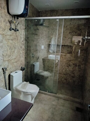Bathroom in 6+ BHK Independent House at Sector 61 – for Sale