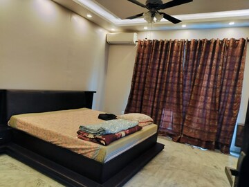Bedroom in 6+ BHK Independent House at Sector 61 – for Sale