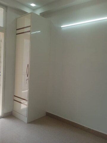 Room in 2 BHK Builder Floor at Igi Airport Area – for Sale