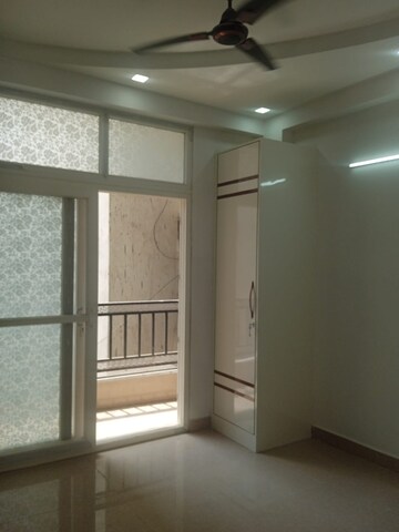 Room in 2 BHK Builder Floor at Igi Airport Area – for Sale