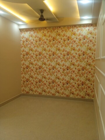 Bedroom in 2 BHK Builder Floor at Igi Airport Area – for Sale