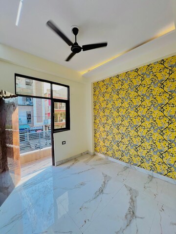 Bedroom in 1 BHK Builder Floor at Khajoori Khas – for Sale